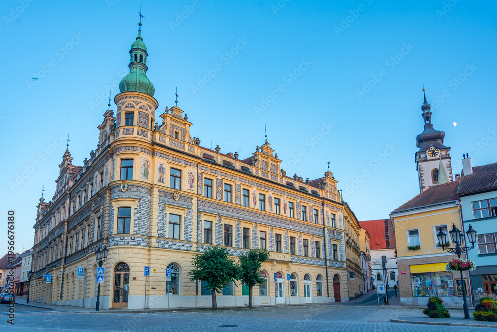 Obraz premium Sunset view of Alsovo namesti square in Pisek, Czech republic