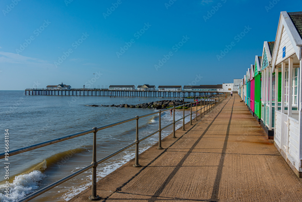 Obraz premium Colourful changing rooms at Southwold in England