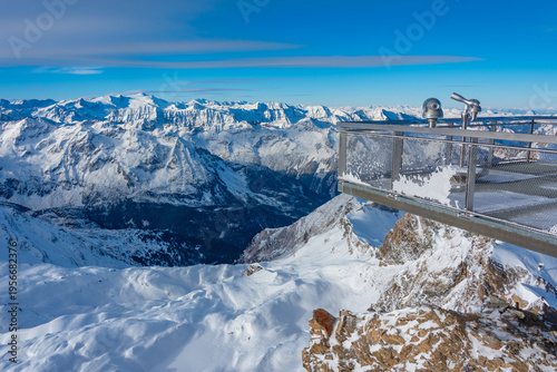 Bild auf Leinwand Ski bridge at Top of Salzburg viewpoint at Kitzsteinhorn in Aust
