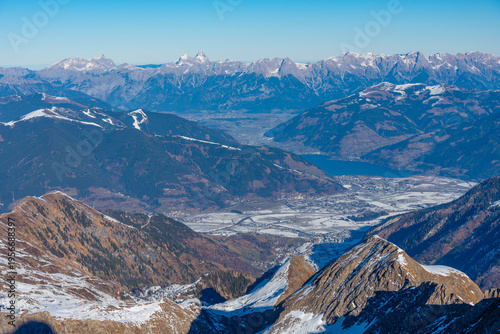 Obraz na płótnie Zell am see lake viewed from Kitzsteinhorn in Austria