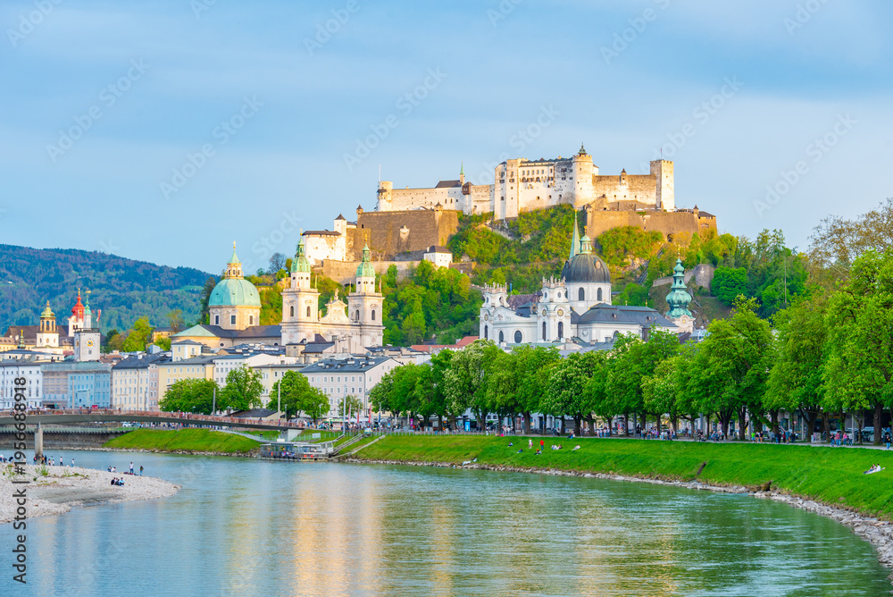 Fototapeta premium Hohensalzburg fortress overlooking the old town of Salzburg, Aus