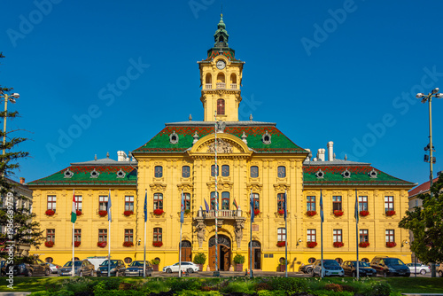 Fotografía Sunrise view of Town hall at Szechenyi ter square in Szeged, Hun