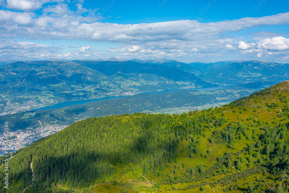 Obraz premium Panorama view of Spittal an der Drau and Millstatter see lake in