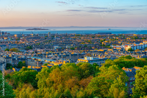 Photos Sunset aerial view of harbour district of Edinburgh, Scotland
