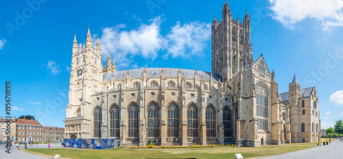 Tableau sur toile Canterbury cathedral viewed during a summer day, England
