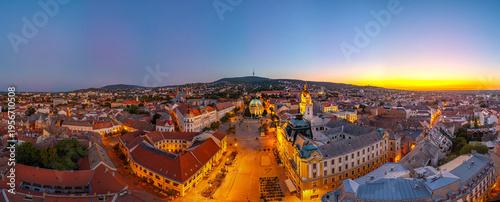 Tableau sur toile Sunrise at Szechenyi square in the old town of Pecs, Hungary