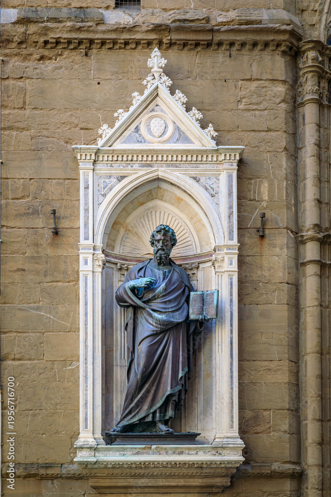 Fototapeta premium Statue of apostle Saint Matthew by Ghiberti at Orsanmichele in Florence, Italy