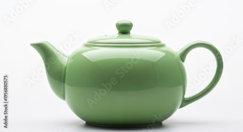 Elegant Green Teapot - A Timeless Classic for Tea Lovers.