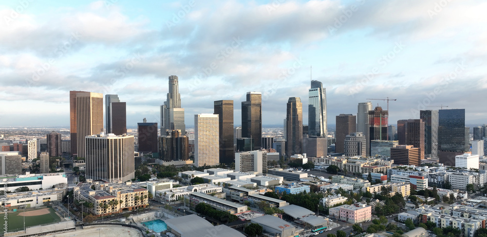 Obraz premium Los Angeles cityscape financial district architecture. Los Angeles modern urban towers buildings. Los Angeles aerial panorama California city. Los Angeles skyline.