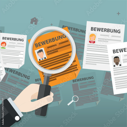ewerberauswahl Hand mit Lupe über mehrere Bewerbungsunterlagen