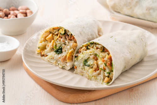 Delicious popiah, lumpia, Taiwanese spring roll food.