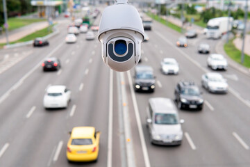 Fotobehang Voertuigen Verkeerscamera boven drukke snelweg overdag  © Oleksandr