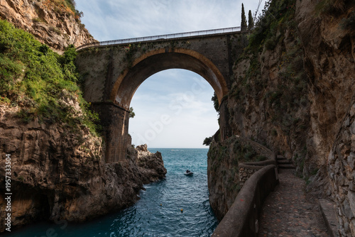 Canvas-taulu The bridge in the Fiord of Furore