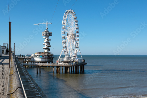 Foto Pier von Scheveningen in den Niederlanden mit seinen markanten Attraktionen