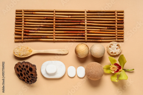 Composition with bamboo tra...