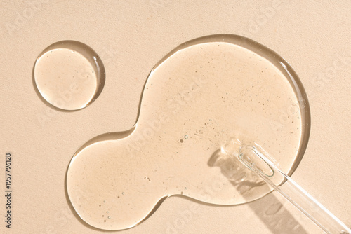 Pipette with cosmetic oil o...