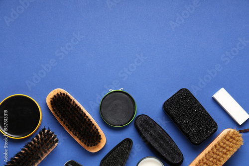 Different shoe polishes wit...