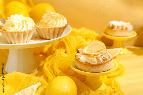 Trays with delicious lemon ...