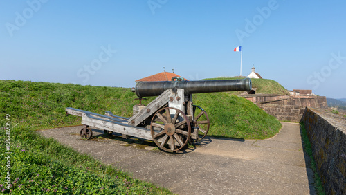 Fotografía The famous old canon in the citadel of Bitche in France on March 22th 2026