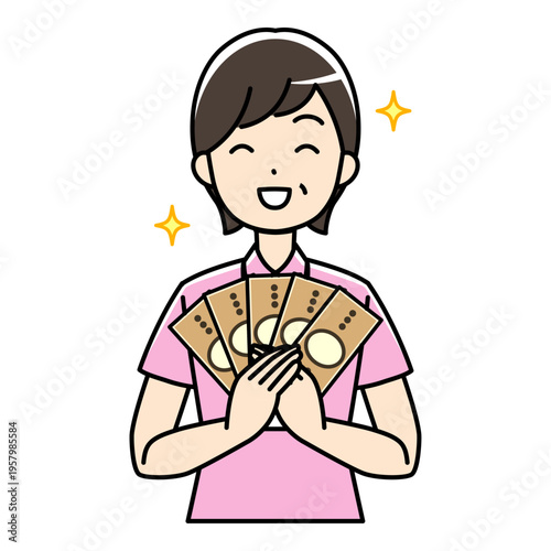 お札を持っている笑顔の中年女性（ポロシャツ姿）