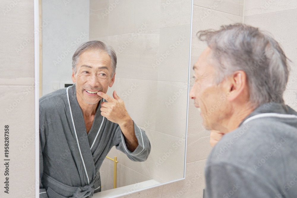 Fototapeta premium シニア男性 オーラルケア