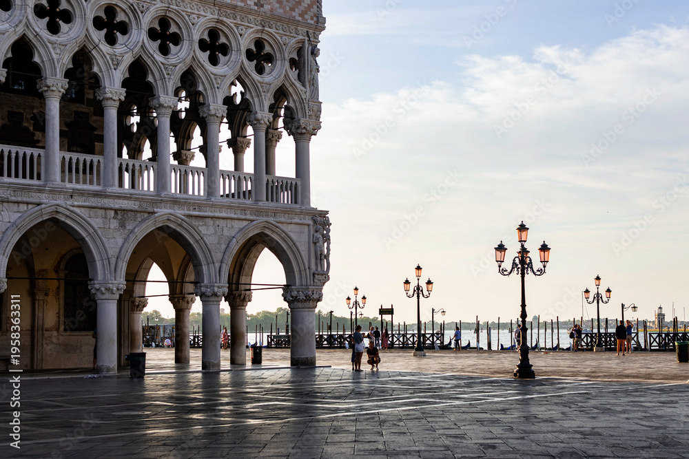 Fototapeta premium View of the beautiful Doge's Palace in Venice (Italy)