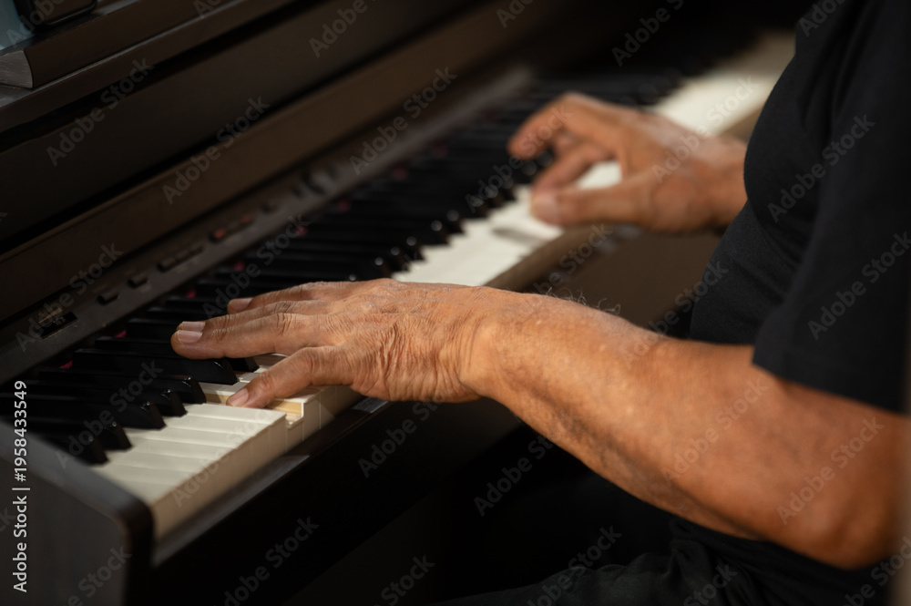 Obraz premium TOCANDO PIANO