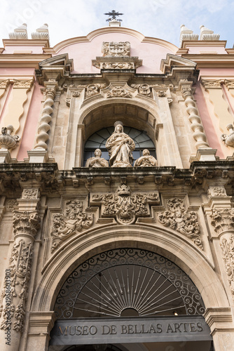 Entrada al museo de Bellas Artes de Sevilla, Andalucia