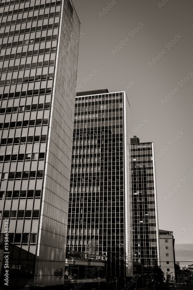 Obraz premium Modern office buildings in city street