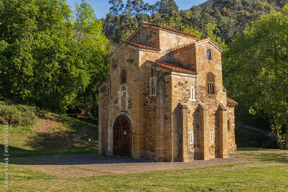 Fototapeta premium Iglesia de San Miguel de Lillo en Oviedo, Asturias. Monumento prerrománico Patrimonio de la Humanidad, arquitectura antigua en España.
