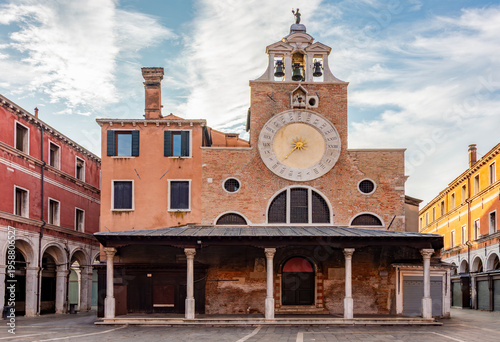 Quadro em tela Chiesa di San Giacomo di Rialto church (oldest church in Venice), Italy