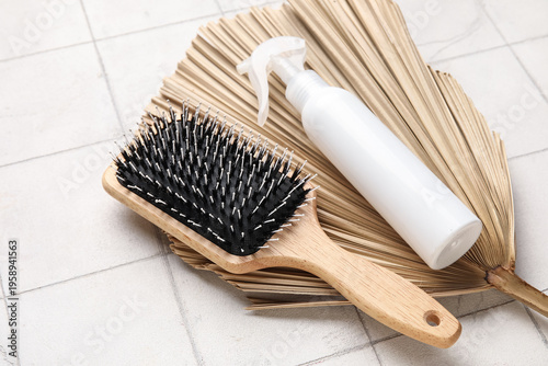 Hair spray with brush and d...