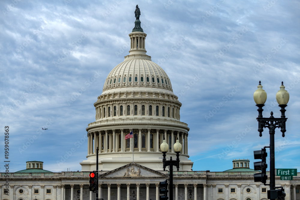 Obraz premium Capitol monument skyline blue sky. Capitol dome patriotic in Washington DC. Congress government Senate constitution. Capitol historic facade Capitol.