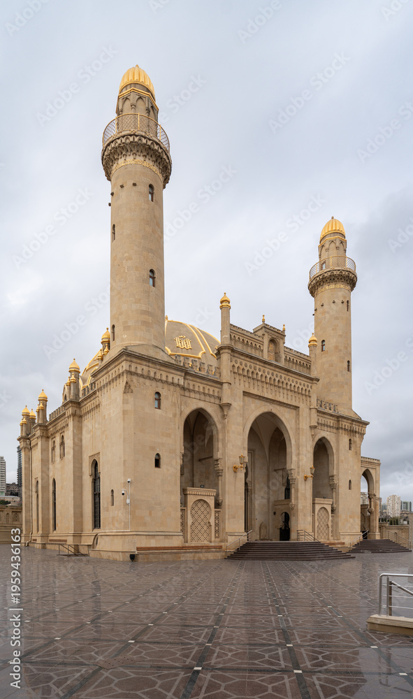 Fototapeta premium Taza Pir Mosque in Baku, Azerbaijan