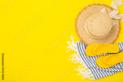 Bild auf Leinwand Flat lay with beach accessories on color background. Copy space