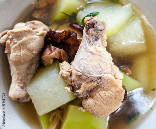 Thai clear soup with winter melon and chicken (Tom jued fak khao)