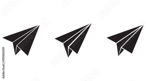 Blackpaperairplanesindifferentanglesisolatedonwhitebackground