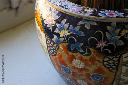 Obraz na płótnie Vintage handmade blue floral vase close up