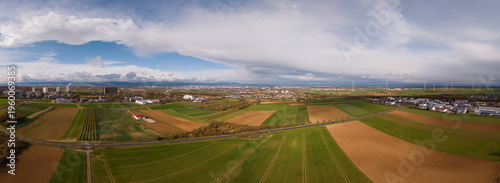 Wallpaper Mural Panoramablick auf Mainz (März 2026) Torontodigital.ca