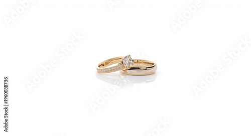 gold wedding rings with a b...