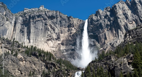 Impressive cascade descendi...