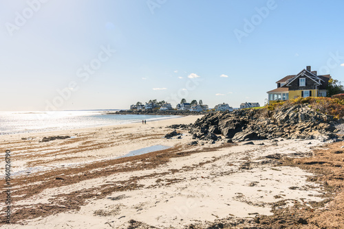 Quadro su tela Luxury houses along a sandy beach in Maine on a sunny autumn day
