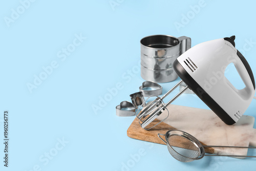 Electric mixer with sieve, ...