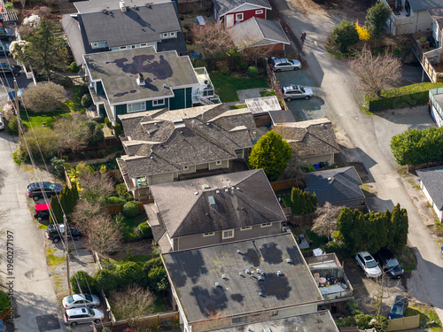 Obraz na płótnie Aerial View Of Residential Rooftops And Streets In Horseshoe Bay, West Vancouver