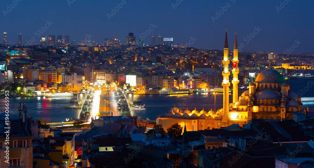 Fototapeta premium 15 July Martyrs Bridge / Bosphorus Bridge night view