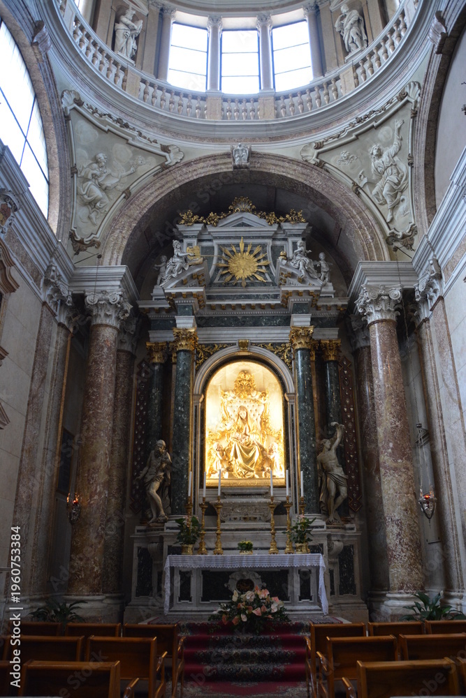 Fototapeta premium イタリア ヴェローナのドゥオーモ
