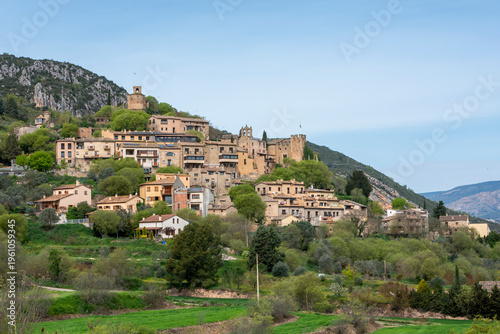 Montsonis is a medieval town with an ancient castle in the municipality of Foradada, in the Noguera region, province of Lerida, Catalonia, Spain