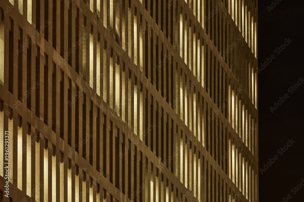 Fototapeta premium Detalle arquitectónico de noche