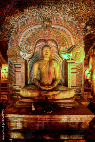 Buddha statues and murals in Dambulla Cave Temple showcase rich history of spiritual art