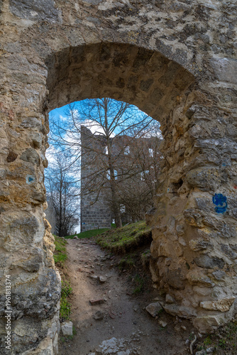 Burgruine Niederhaus bei Ederheim im Ries, Bayern